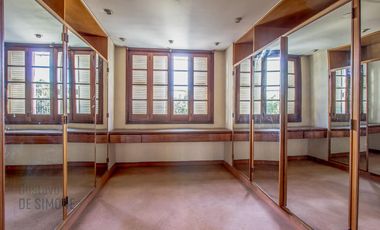 VENTA CASA 9 AMBIENTES - PILETA - LOTE PROPIO - BANFIELD