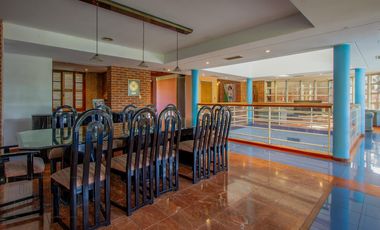VENTA CASA 9 AMBIENTES - PILETA - LOTE PROPIO - BANFIELD