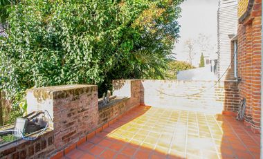 VENTA CASA 9 AMBIENTES - PILETA - LOTE PROPIO - BANFIELD