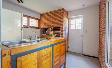VENTA CASA 9 AMBIENTES - PILETA - LOTE PROPIO - BANFIELD