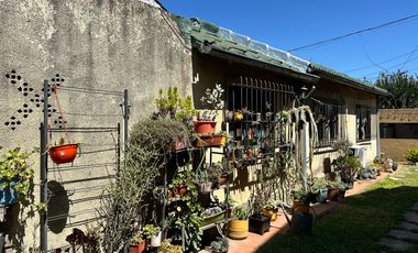 Casa en venta 3 ambientes 2 dormitorios Garín Escobar Apto crédito