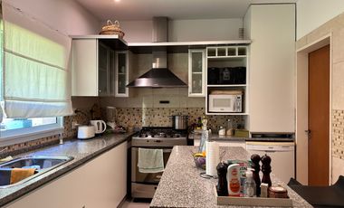 Casa en  venta - 5 ambientes-Pileta-Ingeniero Maschwitz-Escobar-Apto Credito-Permuta menor valor