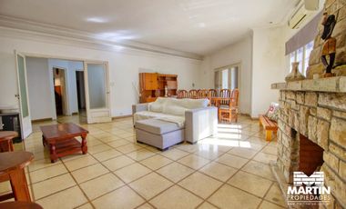 Casa en Venta de 4 Ambientes en Victoria con Patio y Parrilla