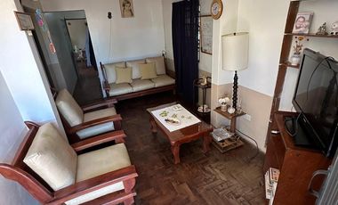 EN VENTA CASA 2 DORMITORIOS ZONA SAN AGUSTÍN