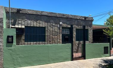 EN VENTA CASA 2 DORMITORIOS ZONA SAN AGUSTÍN