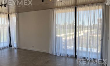 Departamento 3 ambientes con balcón terraza c/parrilla, vista abierta.