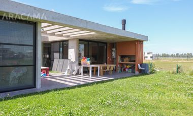 Casa en VENTA en Lares de Canning