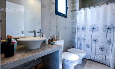Casa en VENTA en Lares de Canning