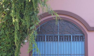 Casa en Venta 4 dormitorios en Olivos, pileta climatizada, jardin, quincho, seguridad 24hs