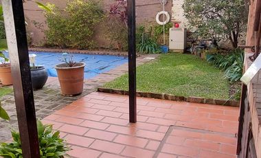 Casa en Venta 4 dormitorios en Olivos, pileta climatizada, jardin, quincho, seguridad 24hs