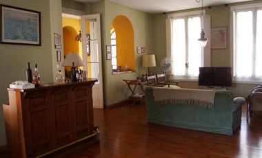 Casa en Venta 4 dormitorios en Olivos, pileta climatizada, jardin, quincho, seguridad 24hs