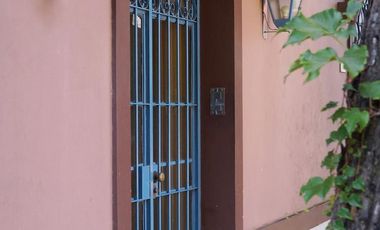 Casa en Venta 4 dormitorios en Olivos, pileta climatizada, jardin, quincho, seguridad 24hs