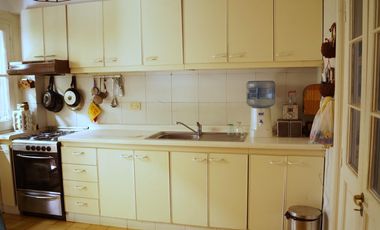 Casa en Venta 4 dormitorios en Olivos, pileta climatizada, jardin, quincho, seguridad 24hs