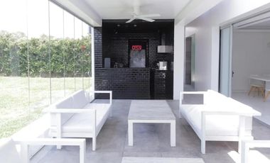 Exclusiva Casa en Alquiler en Windbells