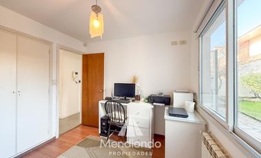 Casa 5 ambientes con cochera y Quincho en Güemes (Stella Maris)