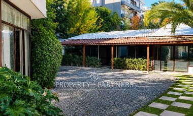 Propiedad con amplio terreno y alto potencial en Providencia