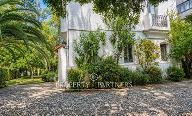 Propiedad con amplio terreno y alto potencial en Providencia