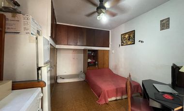 Venta- Casa en Belgrano 5  ambientes c/ Dep.