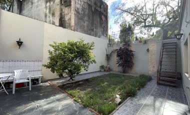 Venta- Casa en Belgrano 5  ambientes c/ Dep.