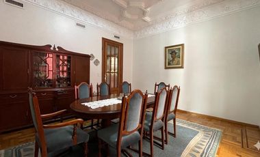Venta- Casa en Belgrano 5  ambientes c/ Dep.