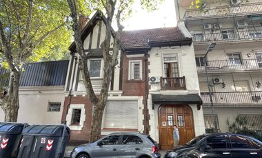 Venta- Casa en Belgrano 5  ambientes c/ Dep.