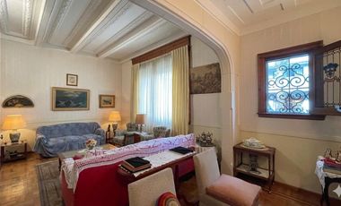 Venta- Casa en Belgrano 5  ambientes c/ Dep.