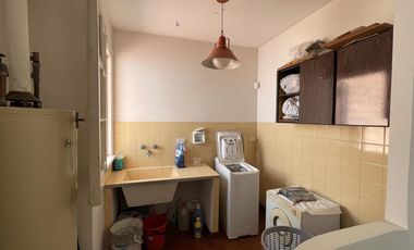 Venta- Casa en Belgrano 5  ambientes c/ Dep.
