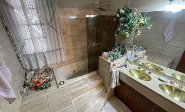 Venta- Casa en Belgrano 5  ambientes c/ Dep.