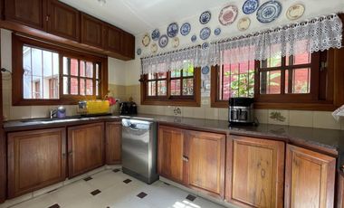 Venta- Casa en Belgrano 5  ambientes c/ Dep.