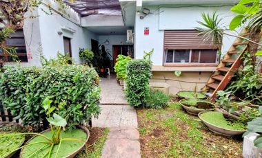 VENTA CASA 4 AMBIENTES COCHERA PATIO PARRILA