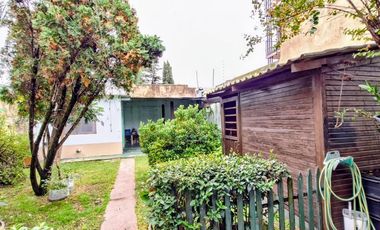 VENTA CASA 4 AMBIENTES COCHERA PATIO PARRILA