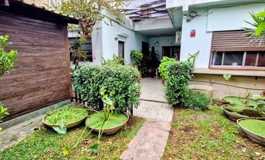 VENTA CASA 4 AMBIENTES COCHERA PATIO PARRILA
