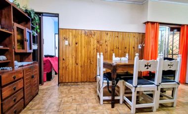 VENTA CASA 4 AMBIENTES COCHERA PATIO PARRILA