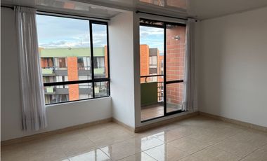 Apartamento con balcón y estudio en piso 6 – Conjunto Roble, Ciudad Verde ✨