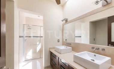 Casa en Venta Res. Villa Magna | Cancún | Paneles Solares