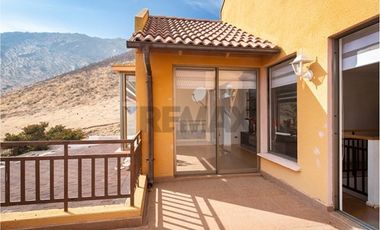 Casa Ciudad de los valles 234 mts útiles 4D +4B