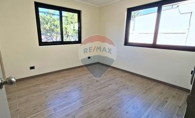 Casa 100% remodelada | comercial | Frente a plaza