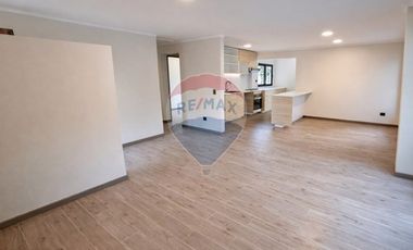 Casa 100% remodelada | comercial | Frente a plaza
