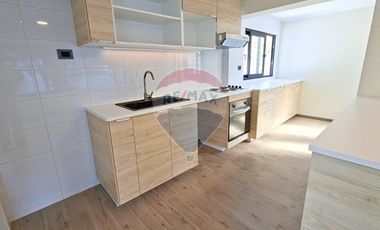 Casa 100% remodelada | comercial | Frente a plaza