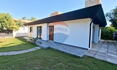 Casa 100% remodelada | comercial | Frente a plaza