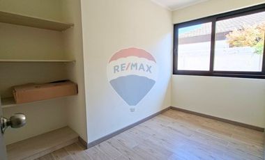 Casa 100% remodelada | comercial | Frente a plaza