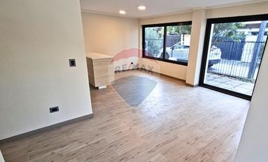 Casa 100% remodelada | comercial | Frente a plaza