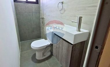 Casa 100% remodelada | comercial | Frente a plaza