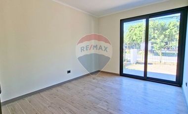 Casa 100% remodelada | comercial | Frente a plaza