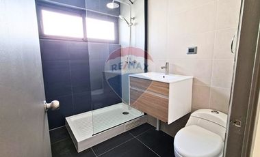 Casa 100% remodelada | comercial | Frente a plaza