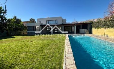 ARRIENDO CASA 4 DORM (2 SUITE) + ESCR + SERVICIO PIEDRA ROJA