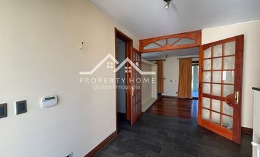 ARRIENDO CASA 4 DORM (2 SUITE) + ESCR + SERVICIO PIEDRA ROJA