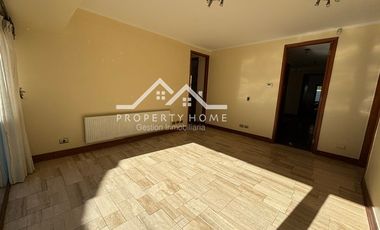 ARRIENDO CASA 4 DORM (2 SUITE) + ESCR + SERVICIO PIEDRA ROJA