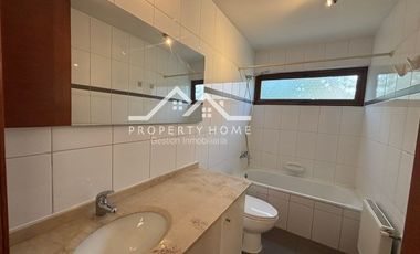ARRIENDO CASA 4 DORM (2 SUITE) + ESCR + SERVICIO PIEDRA ROJA