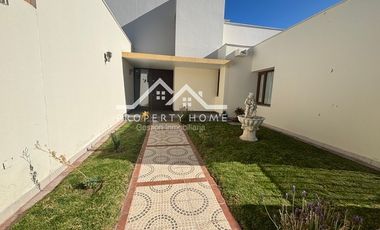 ARRIENDO CASA 4 DORM (2 SUITE) + ESCR + SERVICIO PIEDRA ROJA